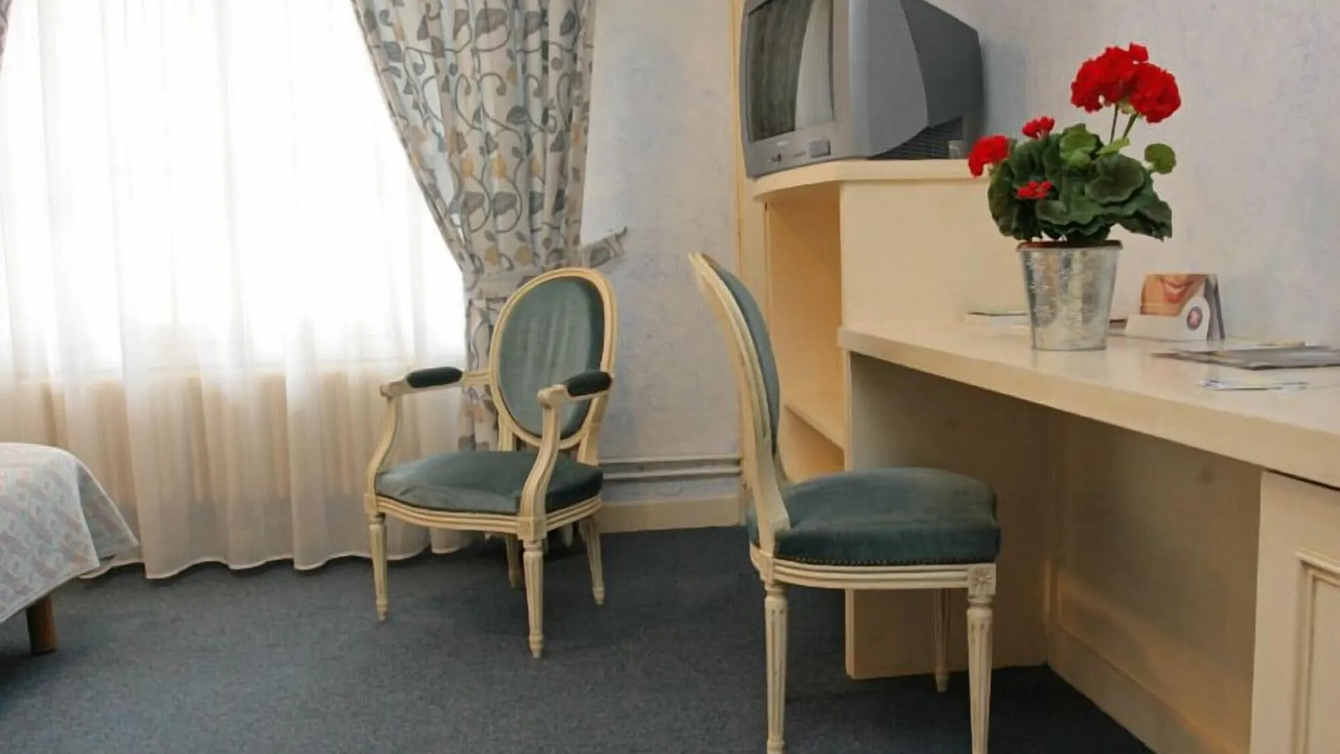 Hotel Chiffre Albi 3*,