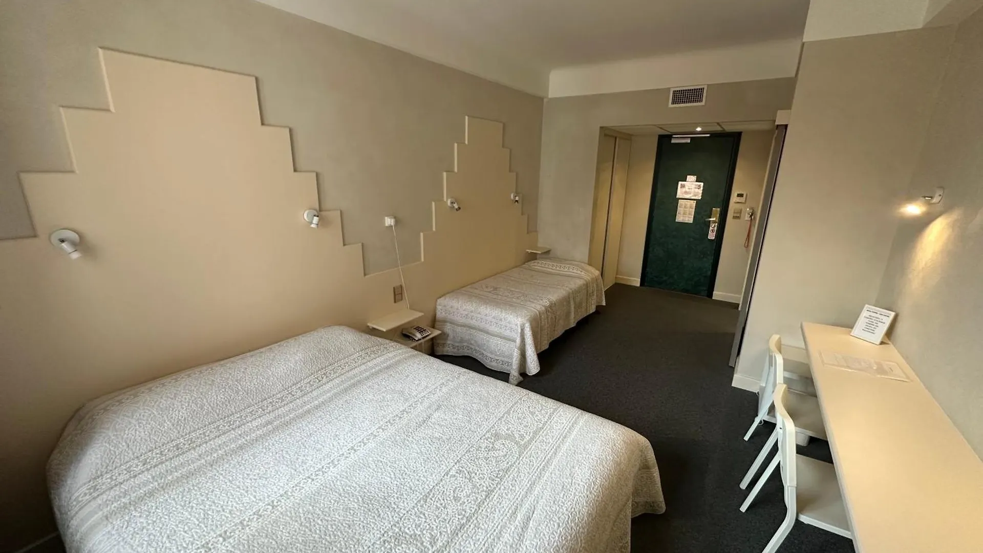 ***  Hotel Chiffre Albi France