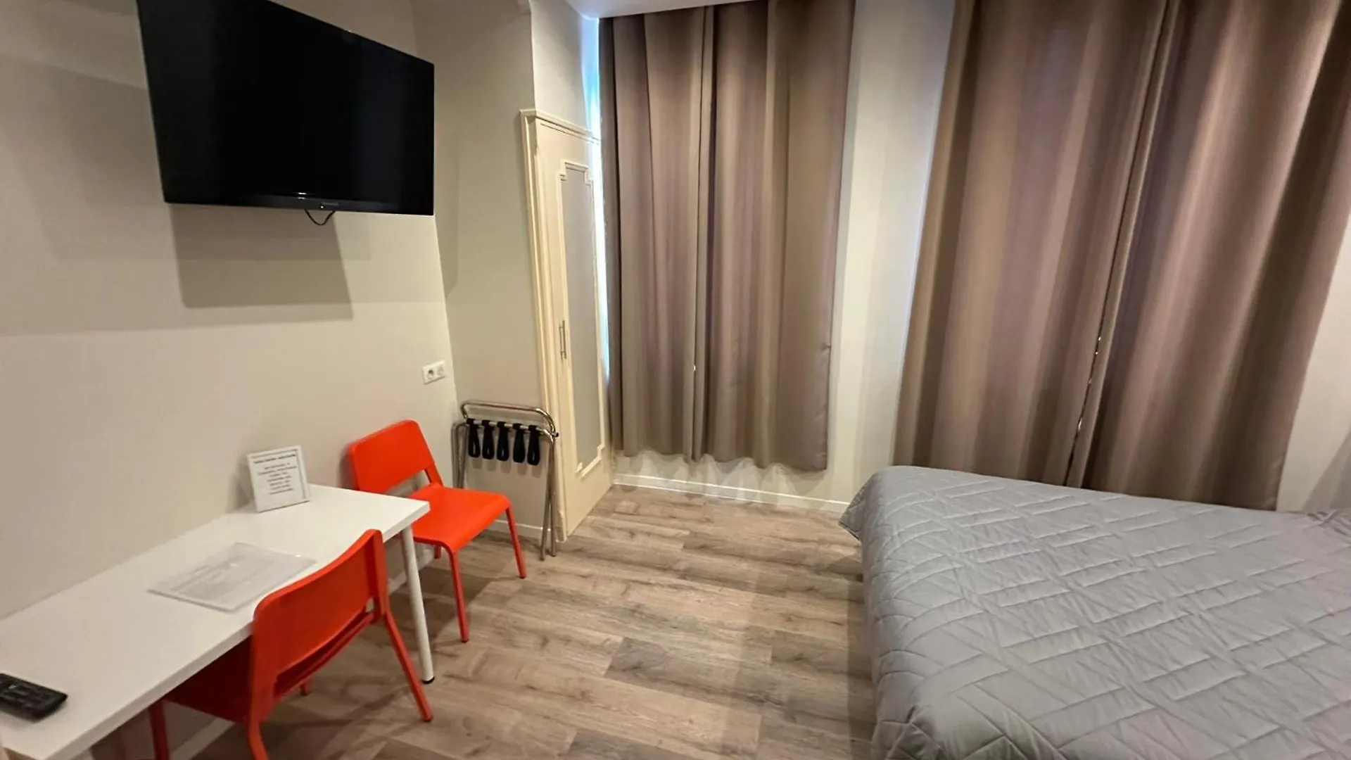 Hotel Chiffre Albi 3*,