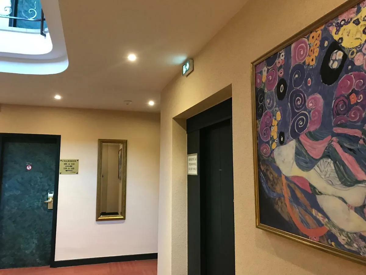 ***  Hotel Chiffre Albi France