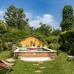 Le Rez De Jardin Guest house