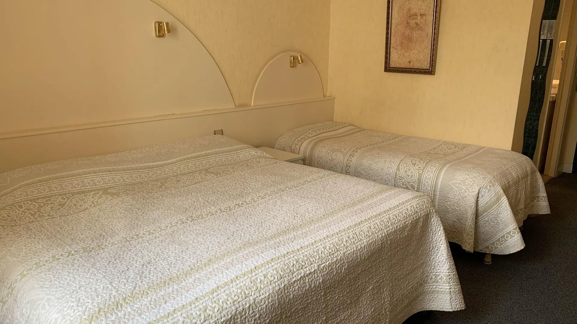 ***  Hotel Chiffre Albi Frankreich